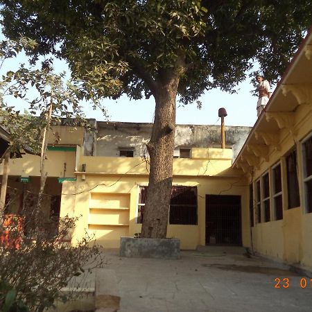 מלון Shri Swami Sheetal Das Akhada B1-88 Assi , Near Pushkar Talab,Varanasi, Ashram Dharmshala מראה חיצוני תמונה