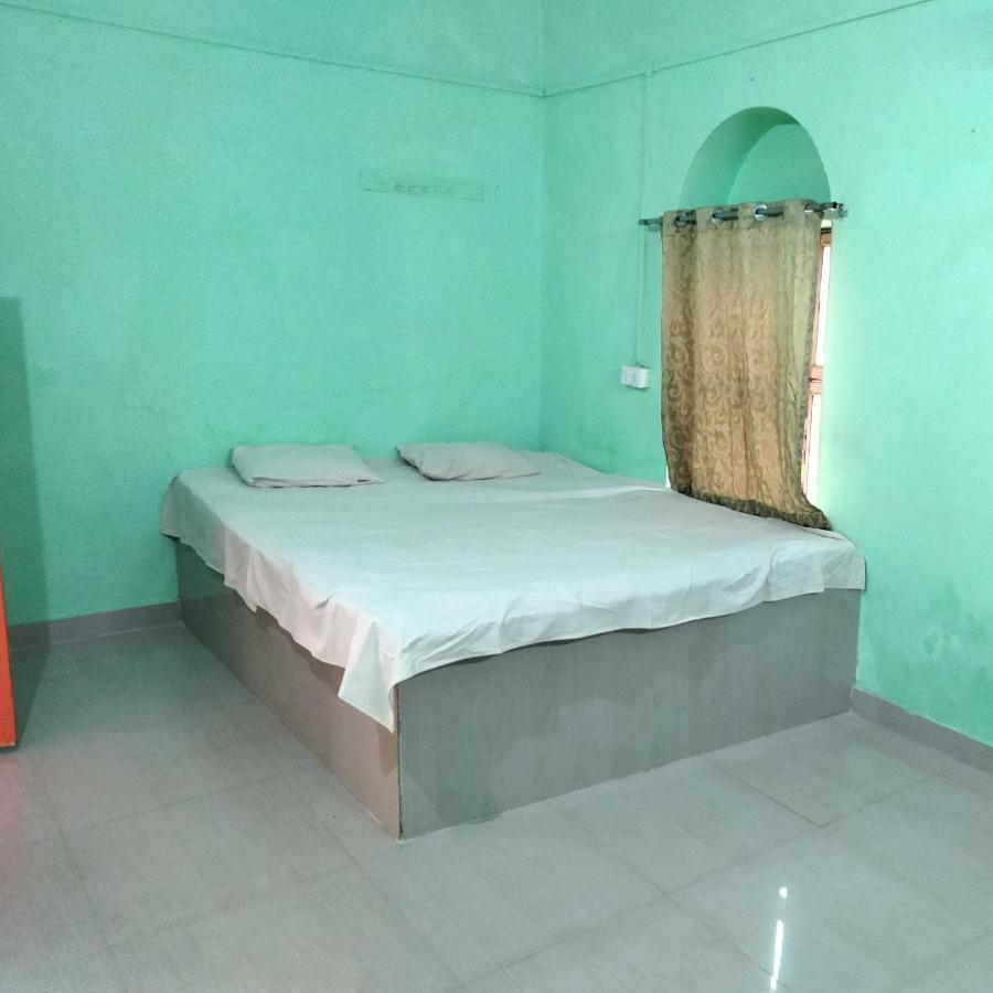 מלון Shri Swami Sheetal Das Akhada B1-88 Assi , Near Pushkar Talab,Varanasi, Ashram Dharmshala מראה חיצוני תמונה