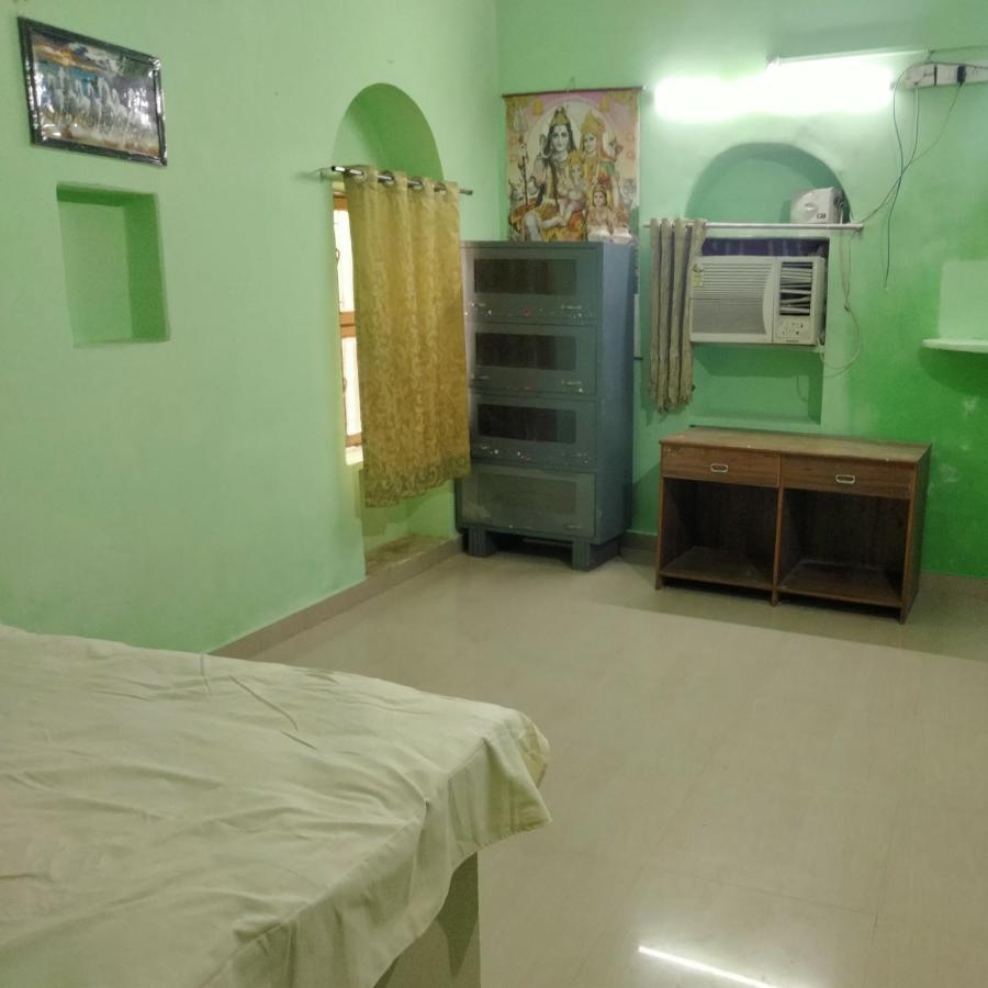 מלון Shri Swami Sheetal Das Akhada B1-88 Assi , Near Pushkar Talab,Varanasi, Ashram Dharmshala מראה חיצוני תמונה