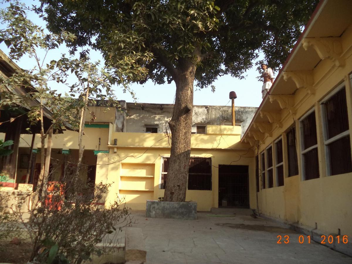 מלון Shri Swami Sheetal Das Akhada B1-88 Assi , Near Pushkar Talab,Varanasi, Ashram Dharmshala מראה חיצוני תמונה