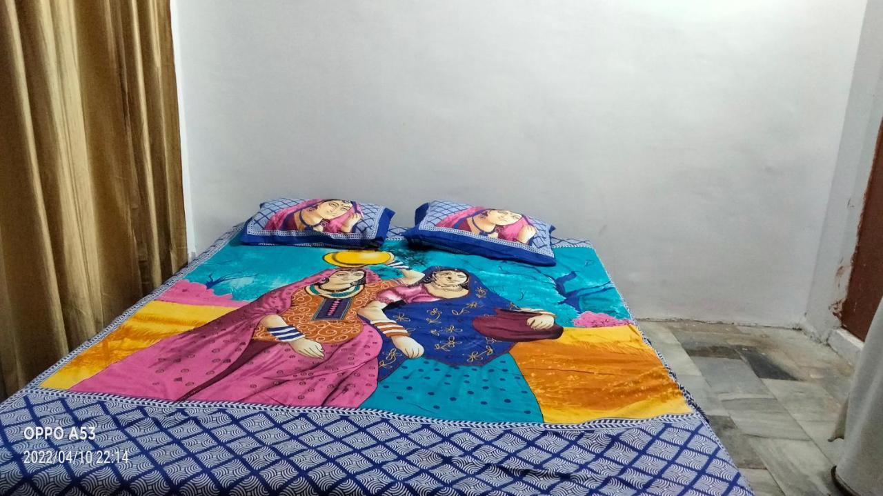 מלון Shri Swami Sheetal Das Akhada B1-88 Assi , Near Pushkar Talab,Varanasi, Ashram Dharmshala מראה חיצוני תמונה