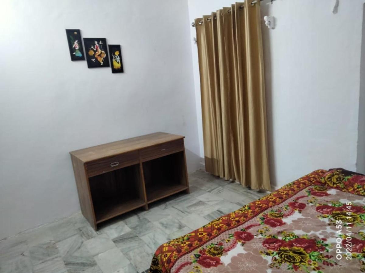 מלון Shri Swami Sheetal Das Akhada B1-88 Assi , Near Pushkar Talab,Varanasi, Ashram Dharmshala מראה חיצוני תמונה