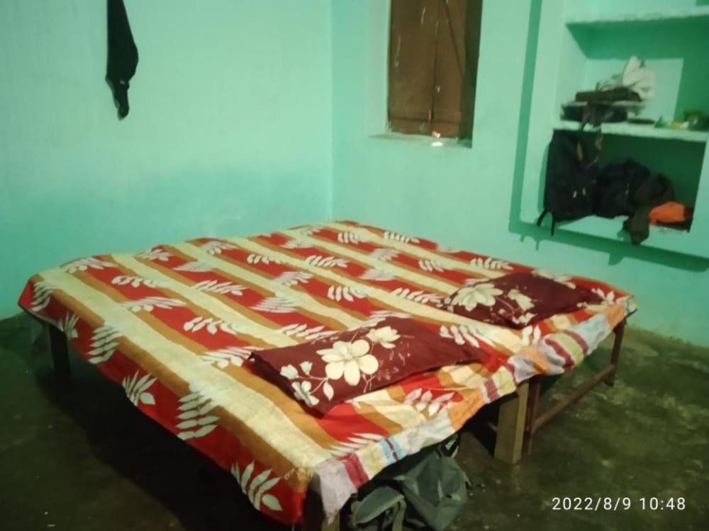 מלון Shri Swami Sheetal Das Akhada B1-88 Assi , Near Pushkar Talab,Varanasi, Ashram Dharmshala מראה חיצוני תמונה