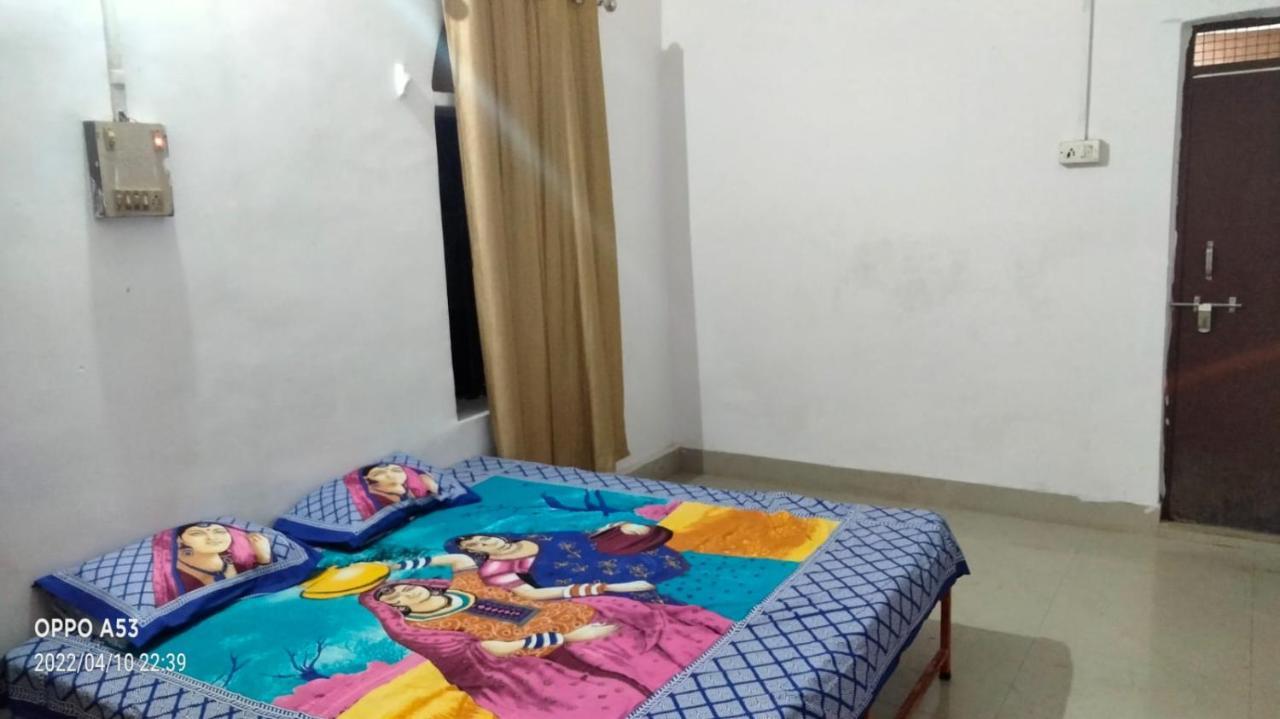 מלון Shri Swami Sheetal Das Akhada B1-88 Assi , Near Pushkar Talab,Varanasi, Ashram Dharmshala מראה חיצוני תמונה