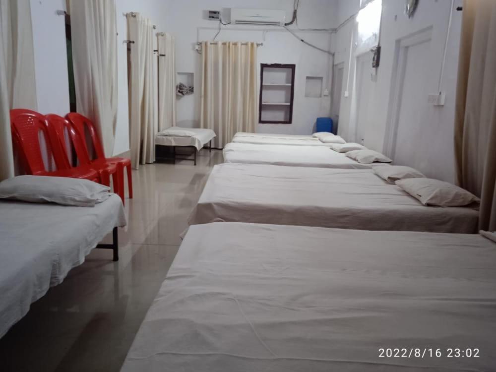 מלון Shri Swami Sheetal Das Akhada B1-88 Assi , Near Pushkar Talab,Varanasi, Ashram Dharmshala מראה חיצוני תמונה