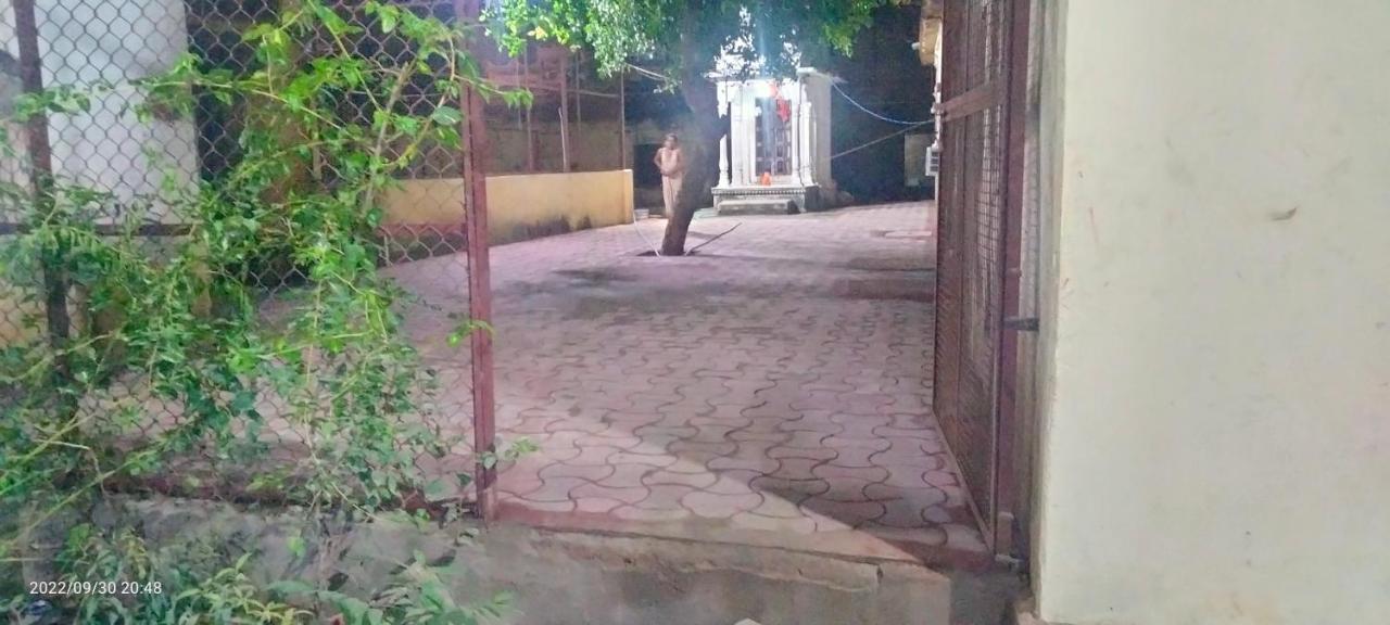 מלון Shri Swami Sheetal Das Akhada B1-88 Assi , Near Pushkar Talab,Varanasi, Ashram Dharmshala מראה חיצוני תמונה