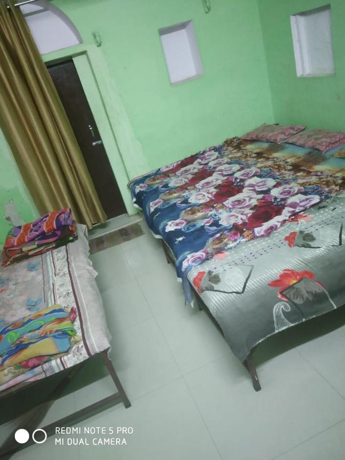 מלון Shri Swami Sheetal Das Akhada B1-88 Assi , Near Pushkar Talab,Varanasi, Ashram Dharmshala מראה חיצוני תמונה