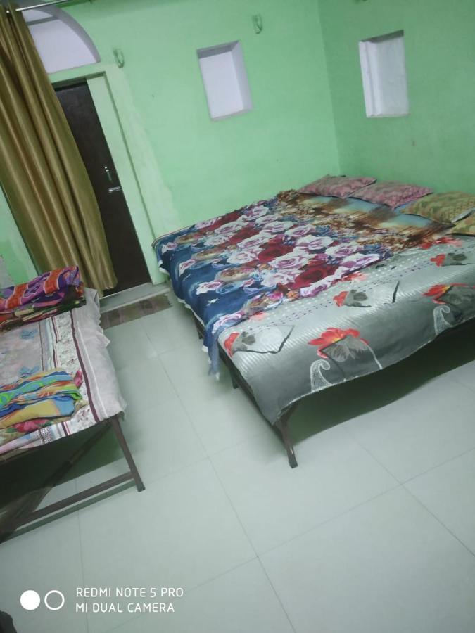 מלון Shri Swami Sheetal Das Akhada B1-88 Assi , Near Pushkar Talab,Varanasi, Ashram Dharmshala מראה חיצוני תמונה