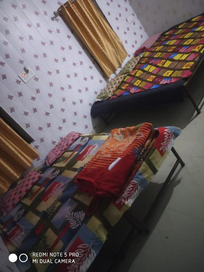 מלון Shri Swami Sheetal Das Akhada B1-88 Assi , Near Pushkar Talab,Varanasi, Ashram Dharmshala מראה חיצוני תמונה